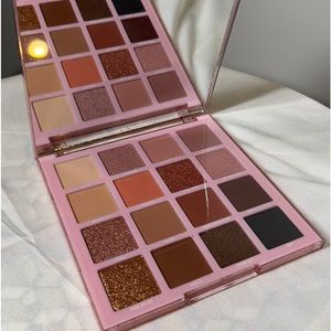 L.A. Girl Nude Cutie eyeshadow palette